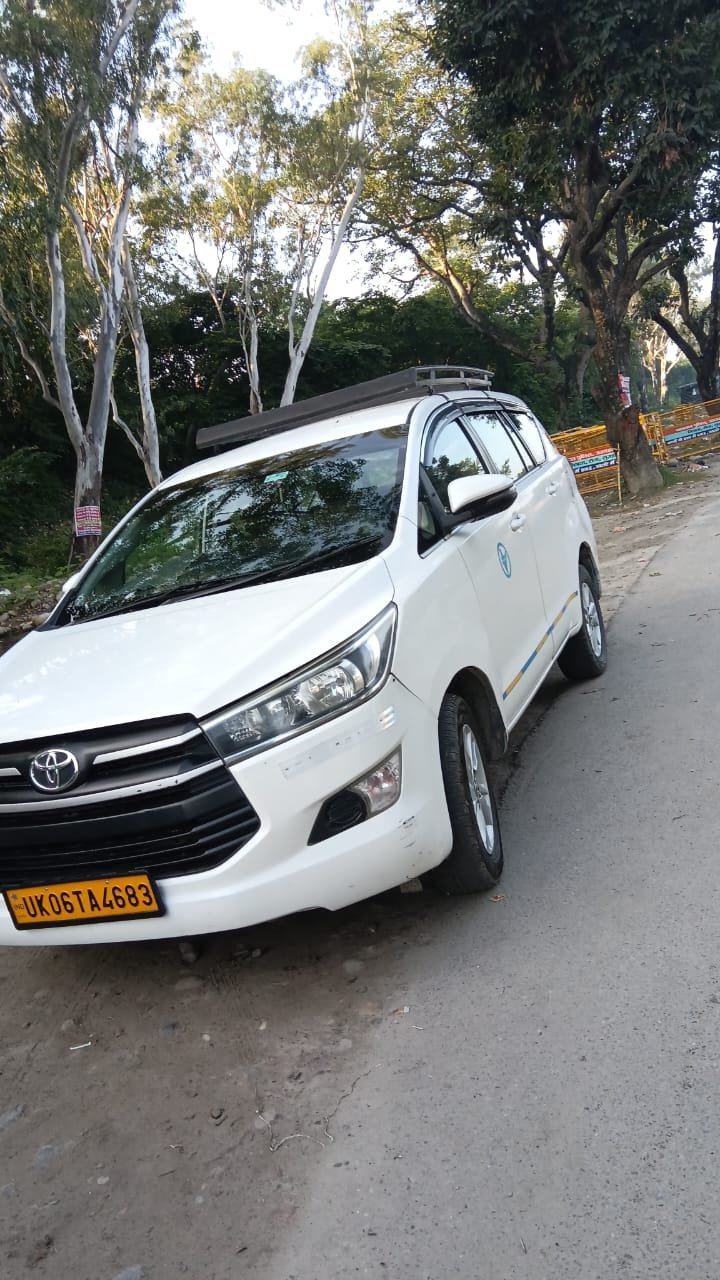 Innova Crysta 